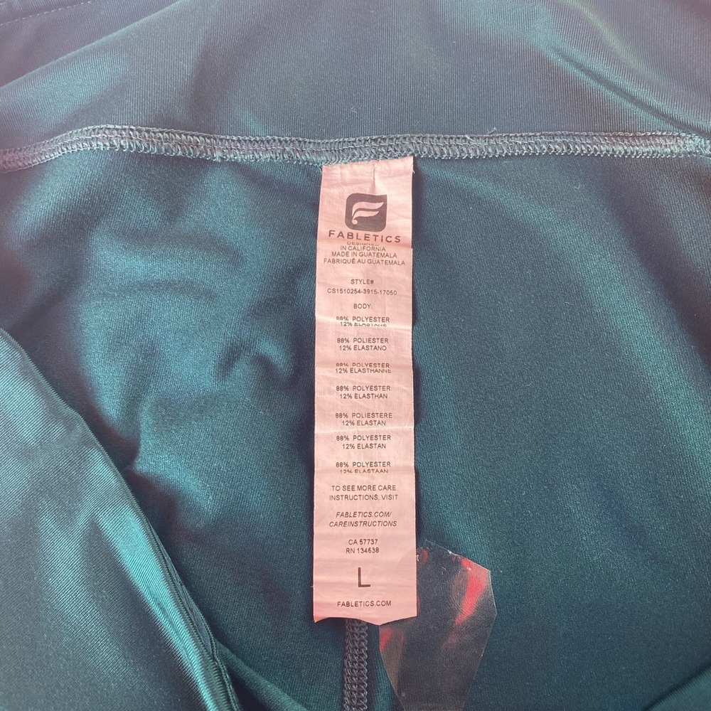 Fabletics - Picture 3 of 3